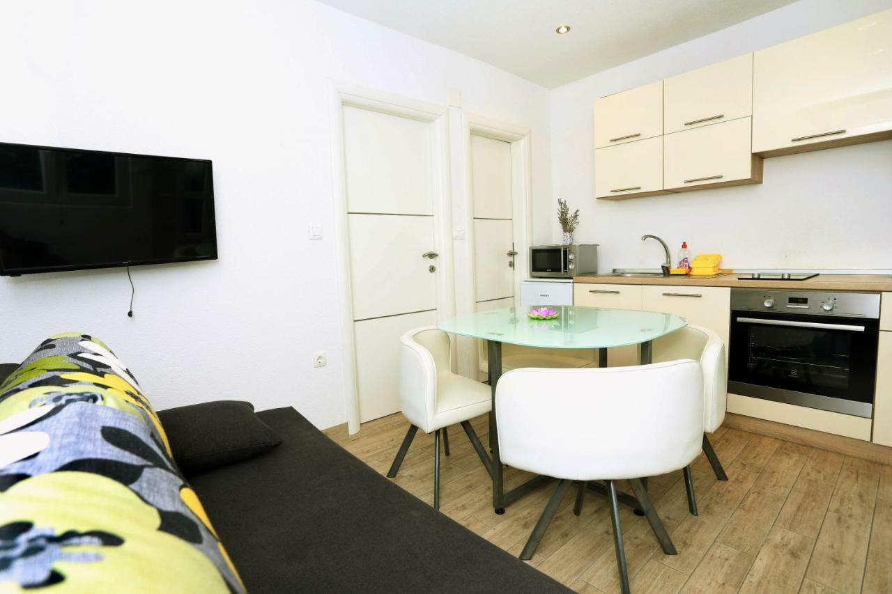 Apartments Dora Trogir Eksteriør billede