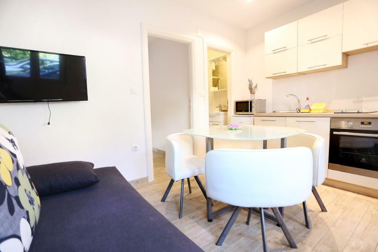 Apartments Dora Trogir Eksteriør billede