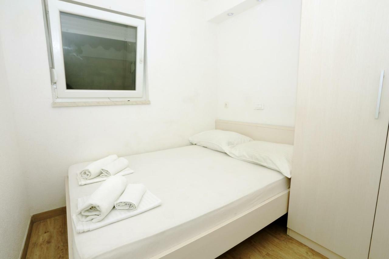 Apartments Dora Trogir Eksteriør billede